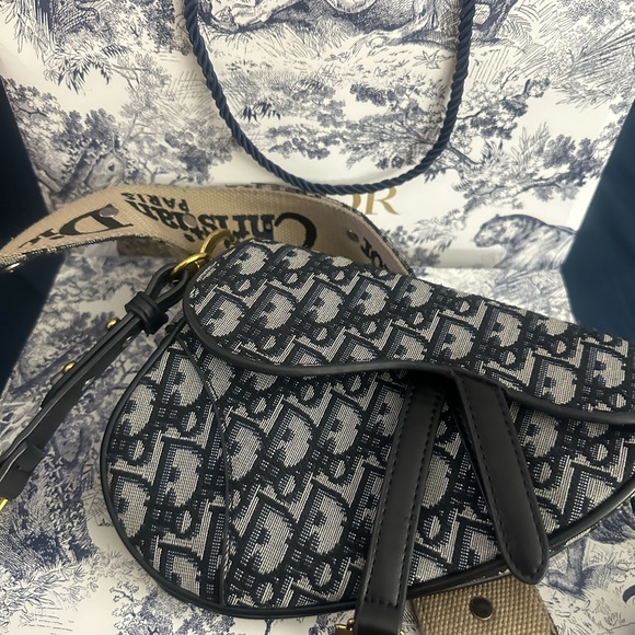 Likely worn Dior saddle bag. Comes with box no receipt. Selling as IS! - Picture 3 of 4